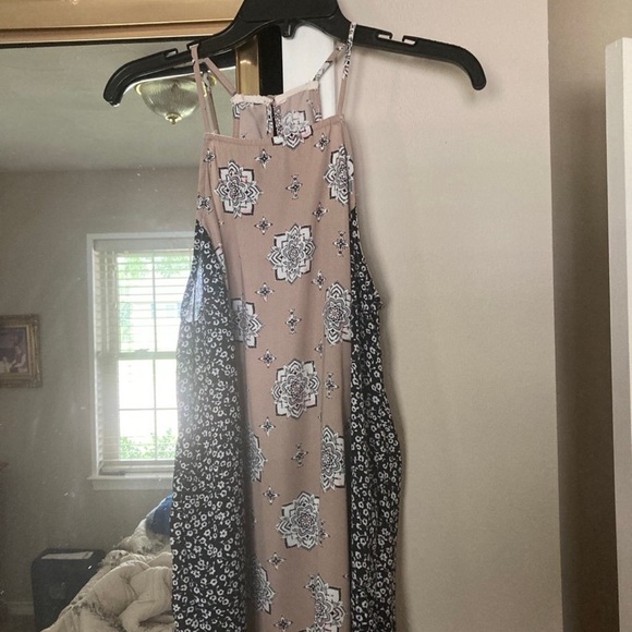 None Tops - Floral Patterned Women's Top